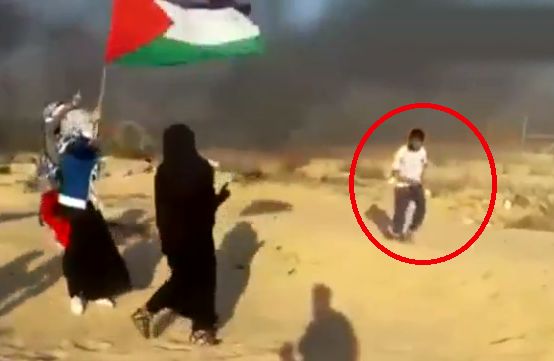 لحظه تکان‌دهنده تیراندازی صهیونیست‌ها به نوجوان ۱۶ ساله فلسطینی!
