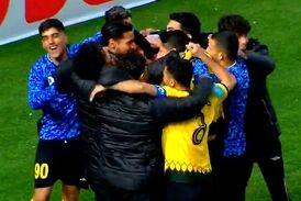 گل سوم سپاهان به پرسپولیس توسط زکی پور