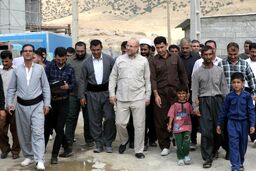 قالیباف در مناطق زلزله زده/ وظیفه یا انتخاباتی؟
