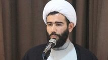 امدادرسانی امام جمعه کوهسرخ به خودروهای گرفتار در برف 