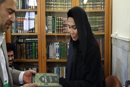 تولد دوباره بانوی ۳۲ ساله بودایی در حرم امام رضا(ع)