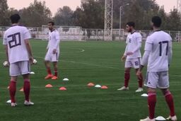 کری‌خوانی بچه‌های تیم ملی فوتبال در بازی سپک‌تاکرا