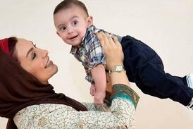 
تبریک پسر ماهچهره خلیلی در روز مادر اشک همه را درآورد +فیلم
