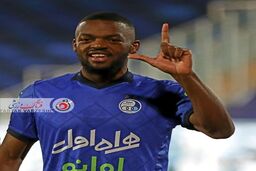  گل اول استقلال به گل گهر توسط کوین یامگا