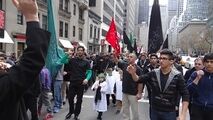 حرکت دسته عزاداران حسینی در خیابان‌های نیویورک