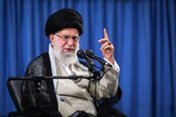 گله‌ رهبر انقلاب از مداحانی که مرتکب گناه می‌شوند