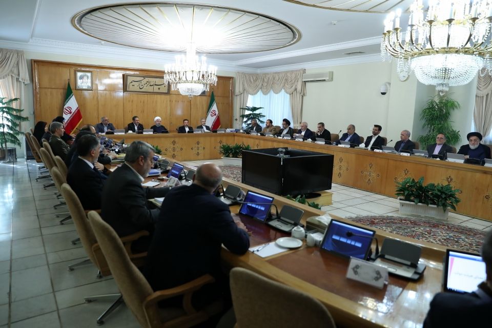درج تاریخ میلادی به جای شمسی در مانیتور جلسه هیئت دولت!