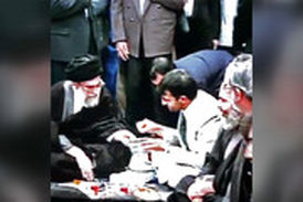 فیلم منتشرنشده از افطاری در حضور رهبر انقلاب در بیت رهبری