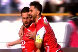 گل اول پرسپولیس به تراکتور