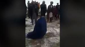 شلاق زدن دو زن به خاطر حرف زدن با مرد غریبه