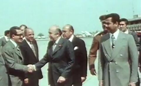 رفتار توهین‌آمیز صدام با نخست‌وزیر شاه
