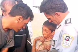 پسربچه گمشده کازرونی، زنده از داخل چاه بیرون کشیده شد 