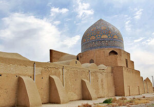 مسجدی با هزار سال قدمت و 24 محراب در ساوه