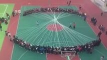 صحنه‌ای از طناب بازی جالب به سبک چینی 