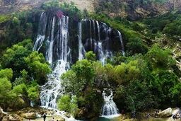 آبشار زیبای 