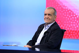 شعرخوانی پزشکیان در دانشگاه علوم پزشکی تاجیکستان
