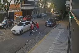 شگرد راننده برای فرار از دست سارقان مسلح خودرو