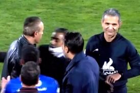 عصبانیت شدید گل محمدی و حمله به داور دربی