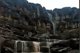 آبشار زیبای 