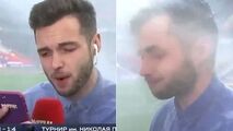 خیس شدن خبرنگار ورزشی حین گزارش زنده از استادیوم!