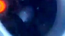 لحظه کنده شدن موتور هواپیما در حین پرواز
