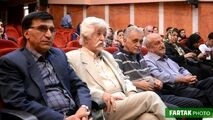 جوانان نباید از کتاب خوانی غافل بشوند/ فضای مجازی نمی تواند جای کتاب را بگیرد 