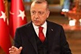 شعر خواندن اردوغان به زبان فارسی در یک برنامه زنده تلویزیونی 