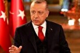 شعر خواندن اردوغان به زبان فارسی در یک برنامه زنده تلویزیونی 