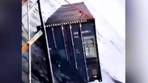 کشف یک کانتینر پر از آیفون ۱۲ در دریا! + فیلم 