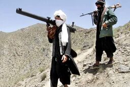 طالبان سرنگونی هواپیمای نظامی تروریستهای آمریکایی را رسانه‌ای کرد
